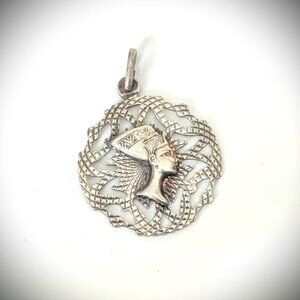 Nefertiti Egyptian Sterling Silver 925 Medallion Vintage Estate Pendent Necklace